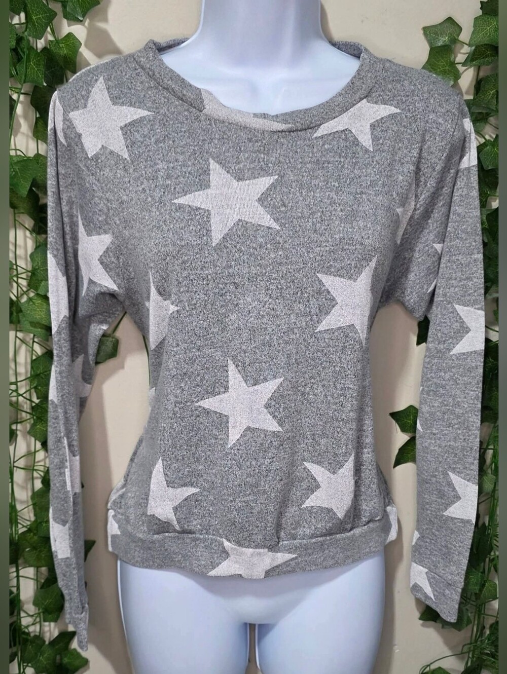 M • Boohoo Sweater • NWOT